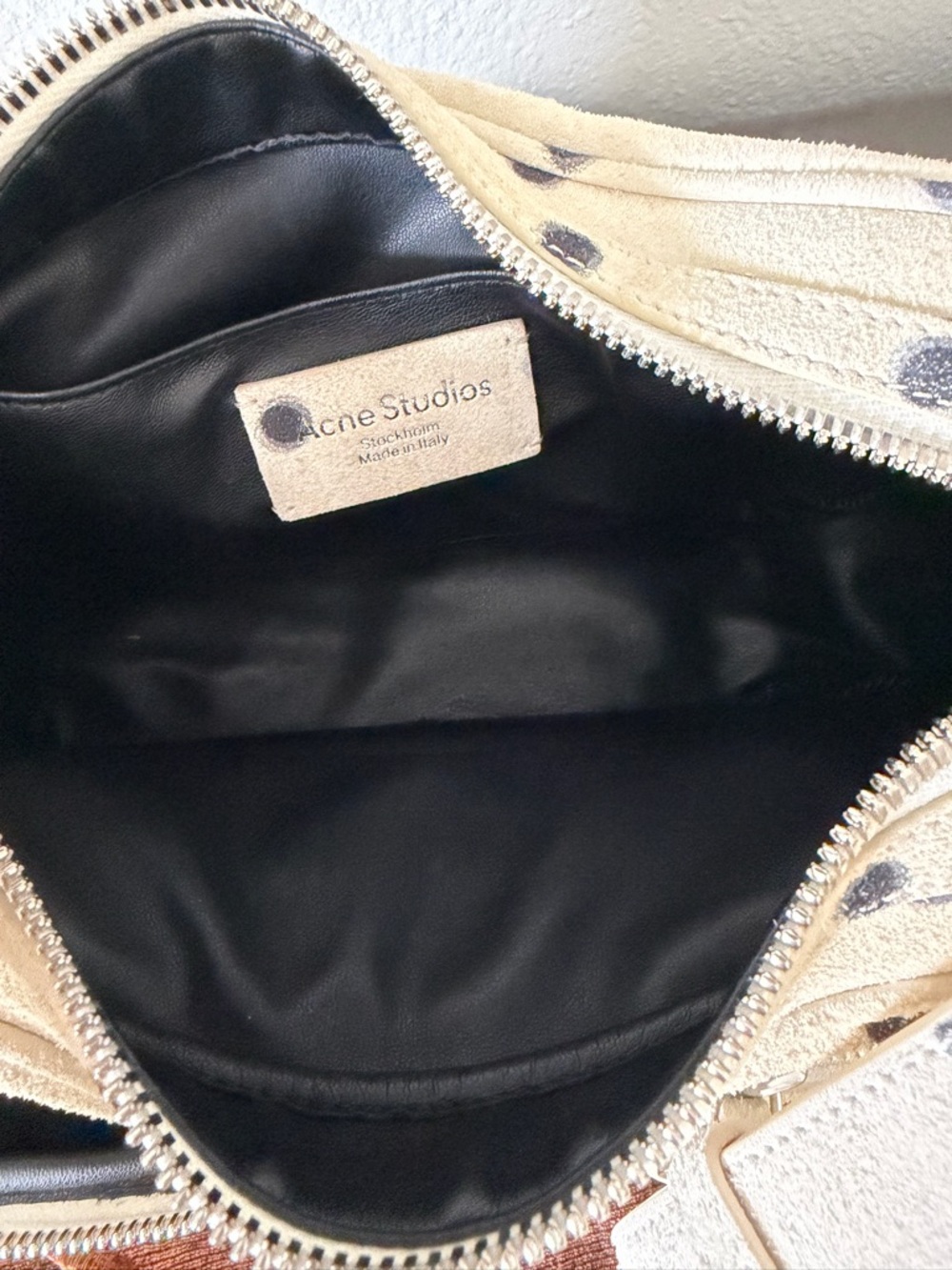 Acne Studios Camero Runway Bag Polka Dot Suede. Limited edition - Picture 4 of 7